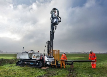 Что такое бурение скважин. Особенности бурения скважин на воду. Оборудование для бурения скважин на воду.
