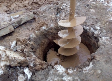 Бурение колодца с использованием специализированной техники - хороший вариант для организации автономного водоснабжен...