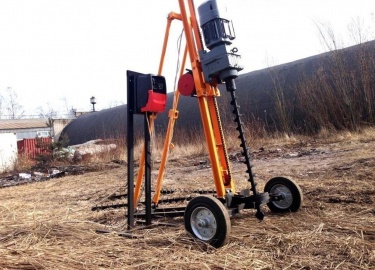 Шнековое бурение в основном применяется для песчаных и гравийно-песчаных грунтов. Он производится установкой с буровой головкой, за которой следуют...